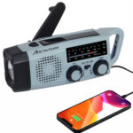 radio awaryjne z korbką i panelem solarnym JB-06